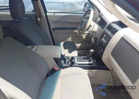 2010 Ford Escape Xls from USA, damaged, VIN 1FMCU0C78AKC81833